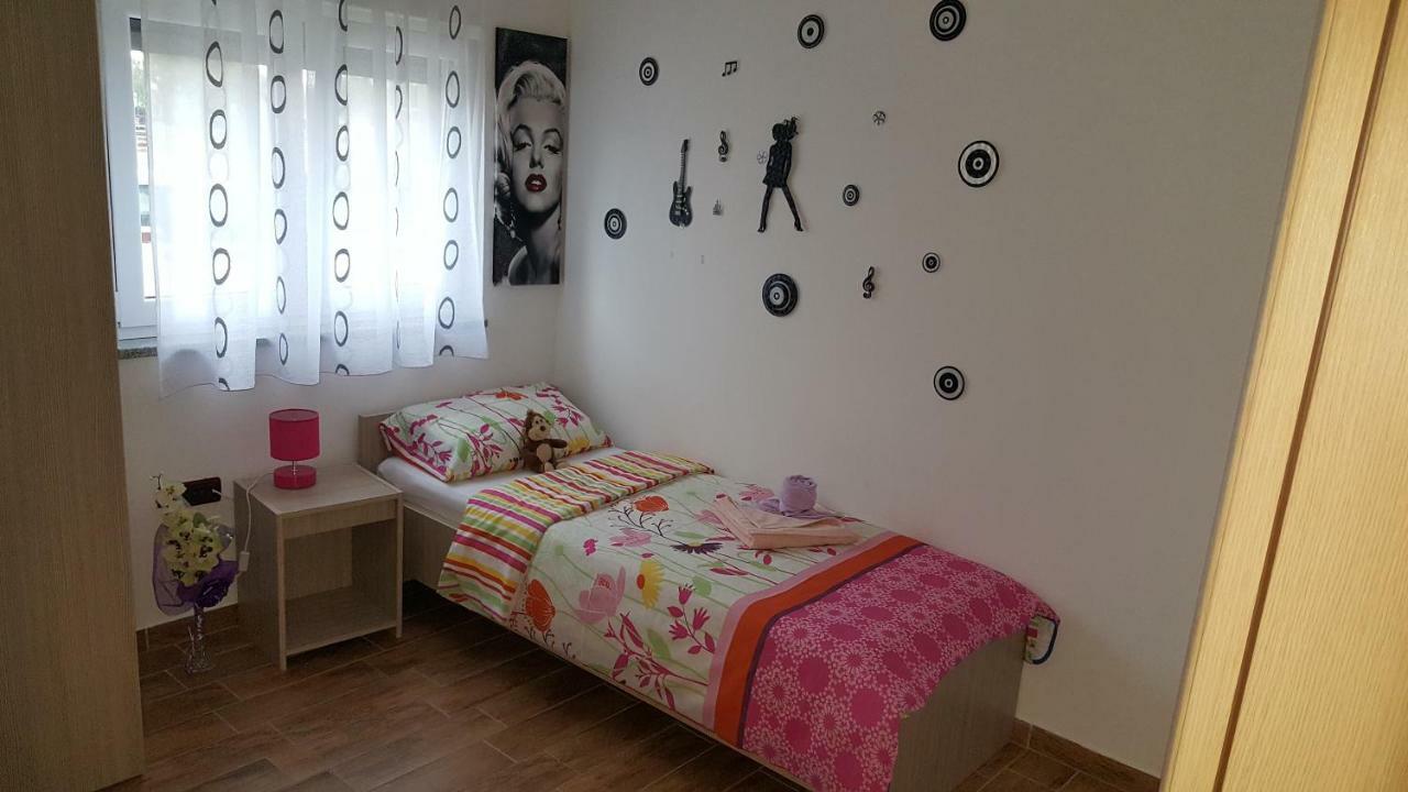 Apartment Rose Пула Екстер'єр фото