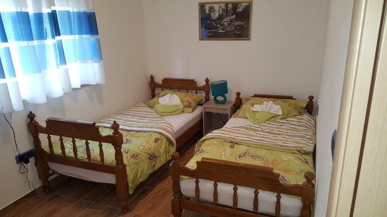Apartment Rose Пула Екстер'єр фото