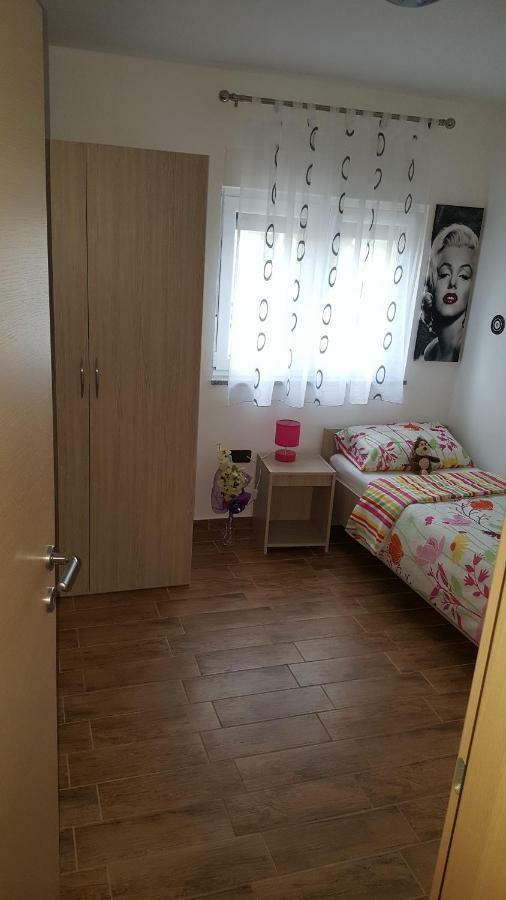 Apartment Rose Пула Екстер'єр фото